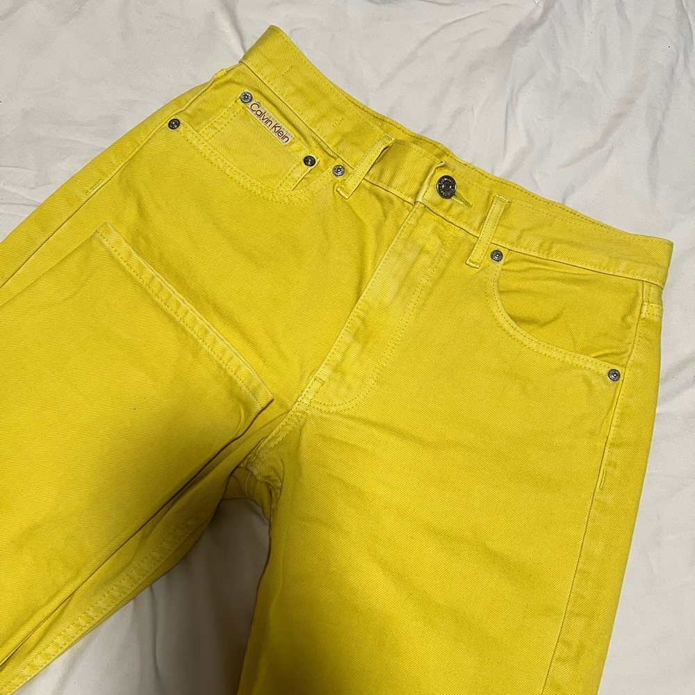 Yellow Clavin Klein Jeans
Size: 27 X 30
WORN ONCE
Retail: $98